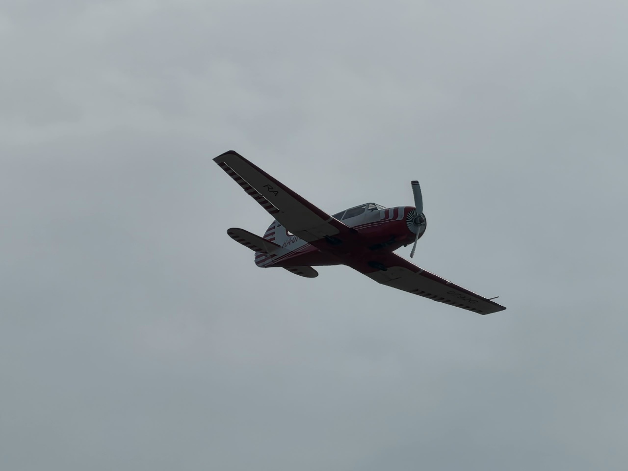 Под Саратовом лётчик-космонавт совершил юбилейный облет по местам Гагарина Под Саратовом лётчик-космонавт совершил юбилейный облет по местам Гагарина